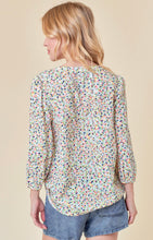 Load image into Gallery viewer, SPLIT V-NECK LINE SLEEVE PRINTED BLOUSE
