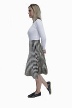 Load image into Gallery viewer, AMAZING MM SKIRT - YR RND HOUNDSTOOTH
